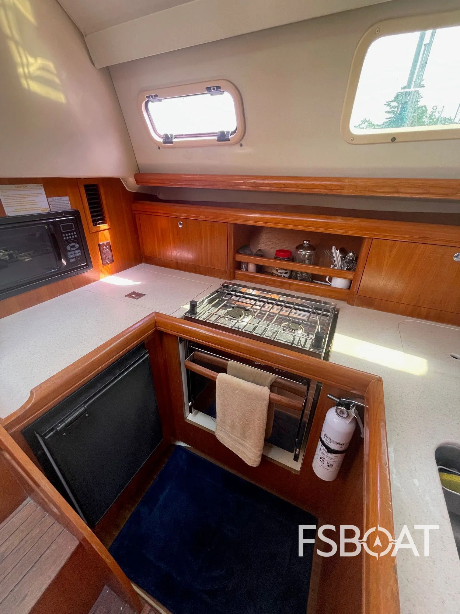 2005 Hunter 33 - Media 13