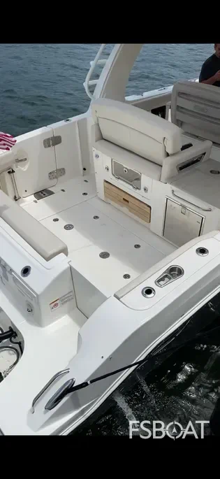 2019 Boston Whaler 350 Realm - Media 3