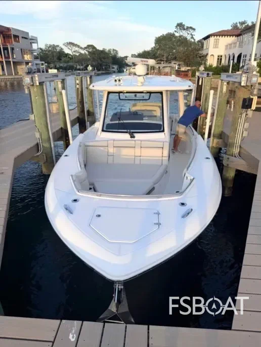 2019 Boston Whaler 350 Realm - Media 6