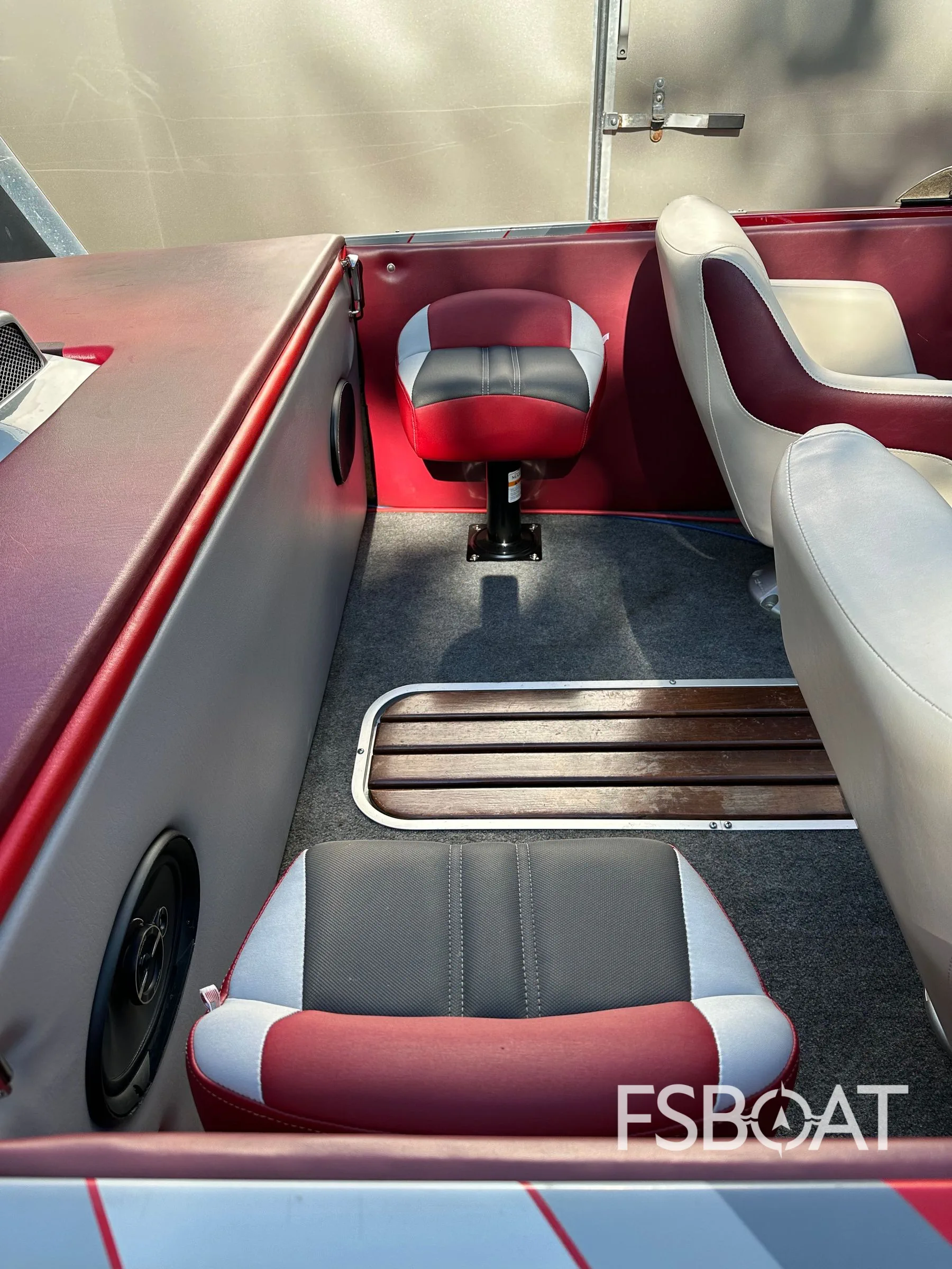1989 Commander Jet Boat 22 - Media 3