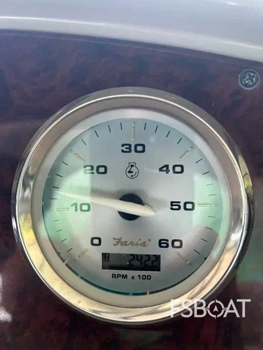 2006 Monterey 322 Cruiser - Media 8
