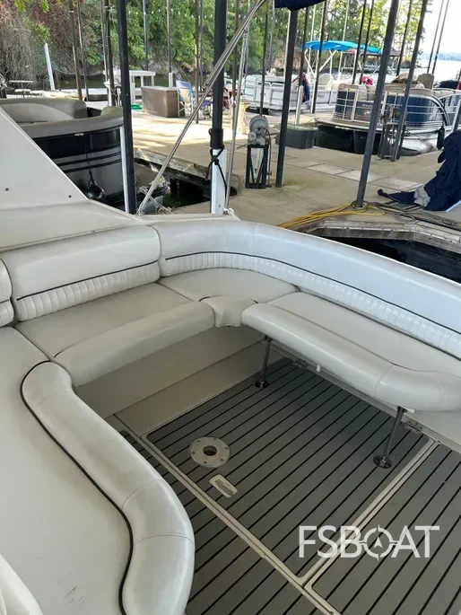 2006 Monterey 322 Cruiser - Media 15