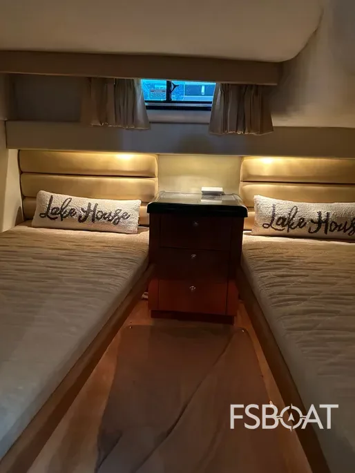2006 Monterey 322 Cruiser - Media 13