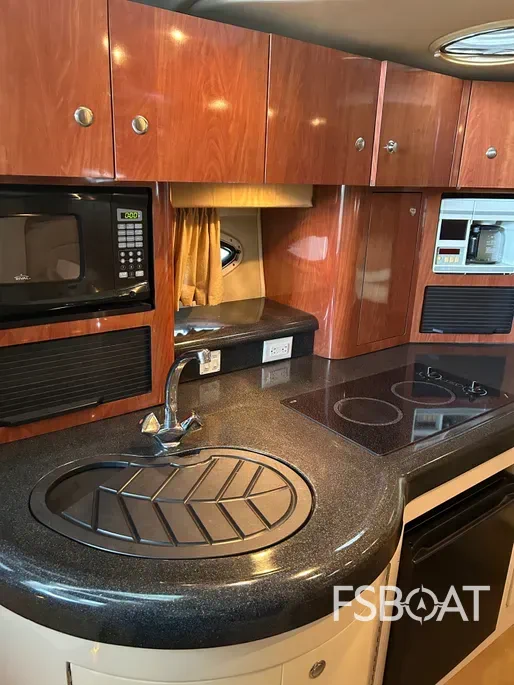 2006 Monterey 322 Cruiser - Media 12