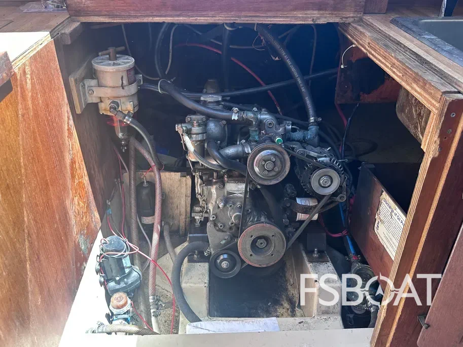 1979 Cal 31 - Media 22