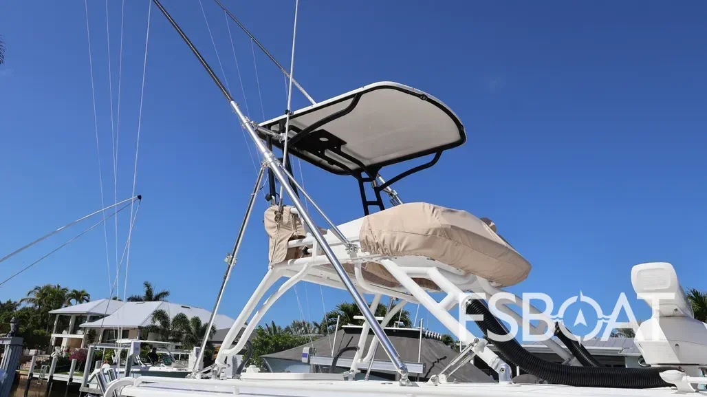 2019 Everglades 435 Center Console - Media 13