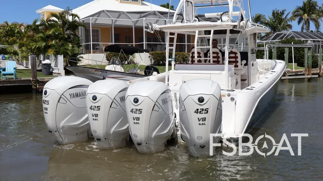 2019 Everglades 435 Center Console - Media 5