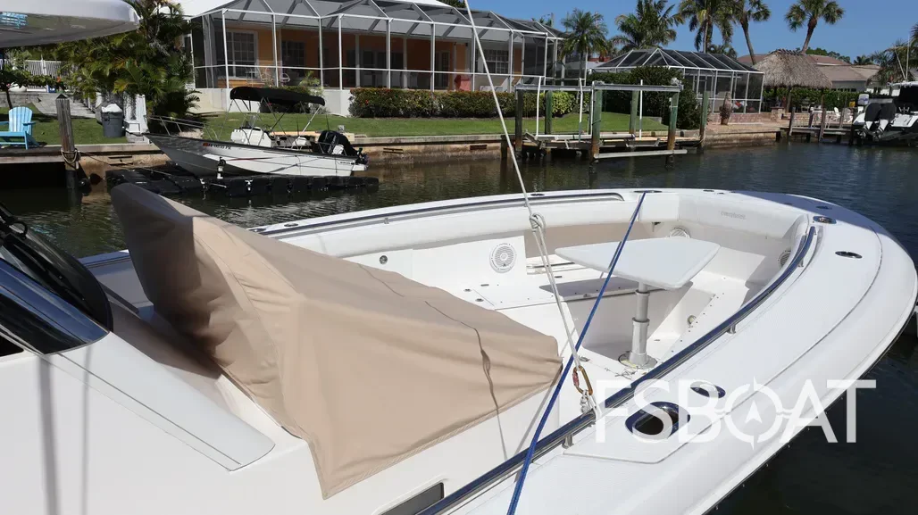 2019 Everglades 435 Center Console - Media 14