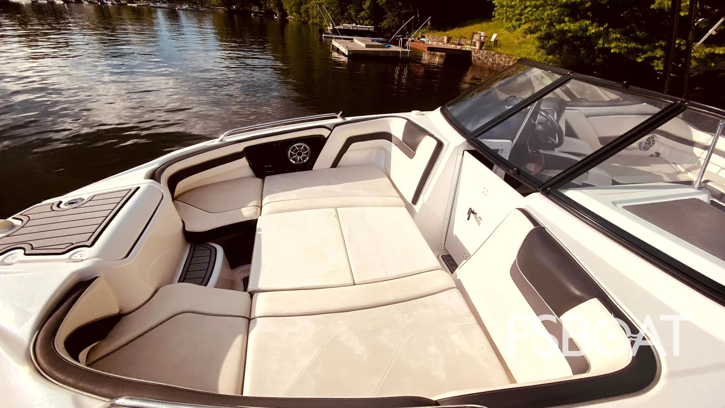 2016 Yamaha Boats AR240 - Media 5