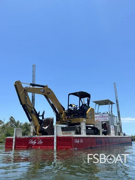 2024 Custom Barge - Media 12