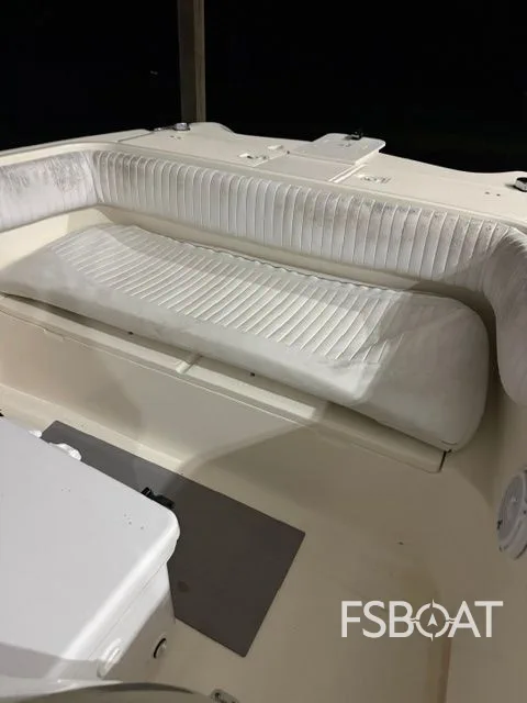 1999 World Cat 246 SF - Media 12