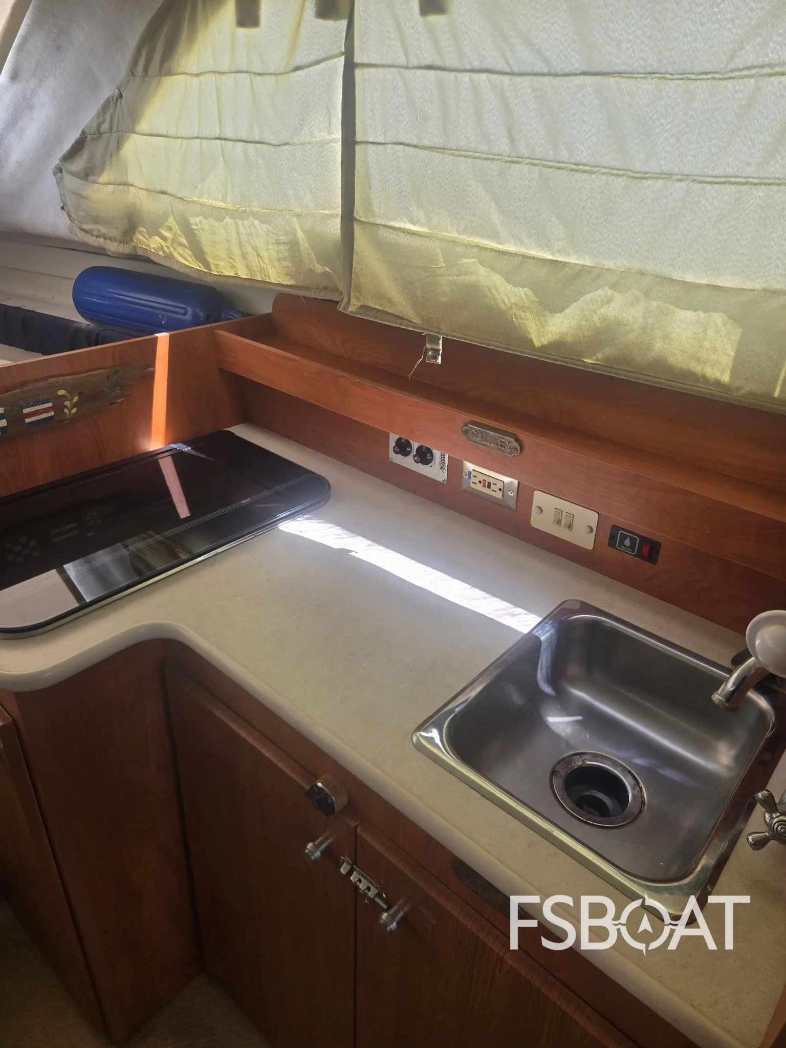 2003 Bayliner 2859 Classic Cruiser - Media 11