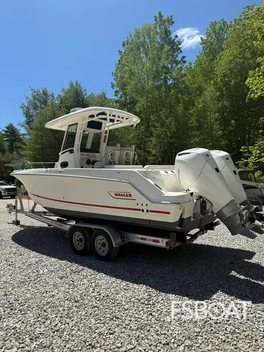 2024 Boston Whaler 250 Outrage - Media 2