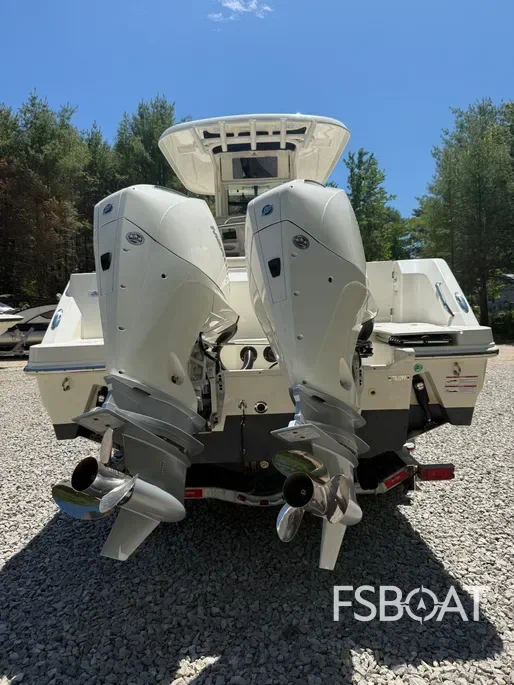 2024 Boston Whaler 250 Outrage - Media 9