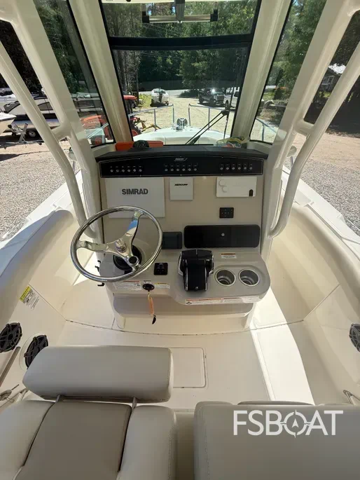 2024 Boston Whaler 250 Outrage - Media 3