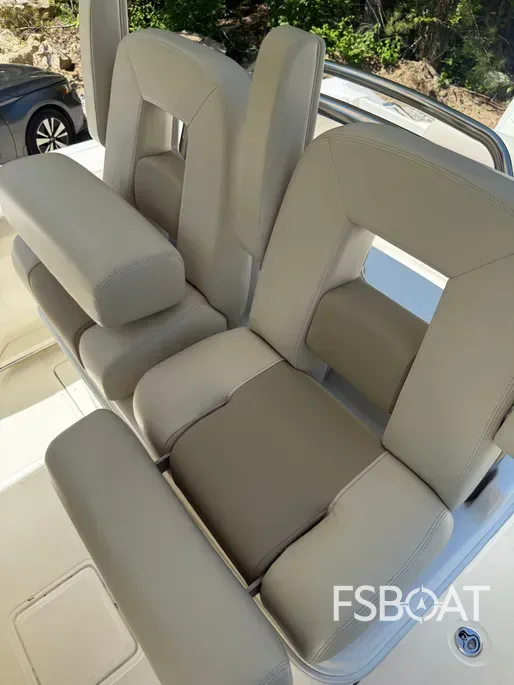 2024 Boston Whaler 250 Outrage - Media 5