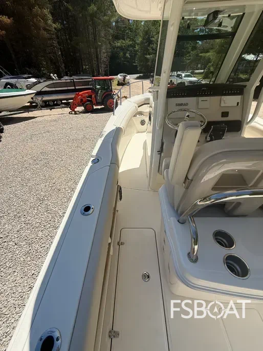 2024 Boston Whaler 250 Outrage - Media 8
