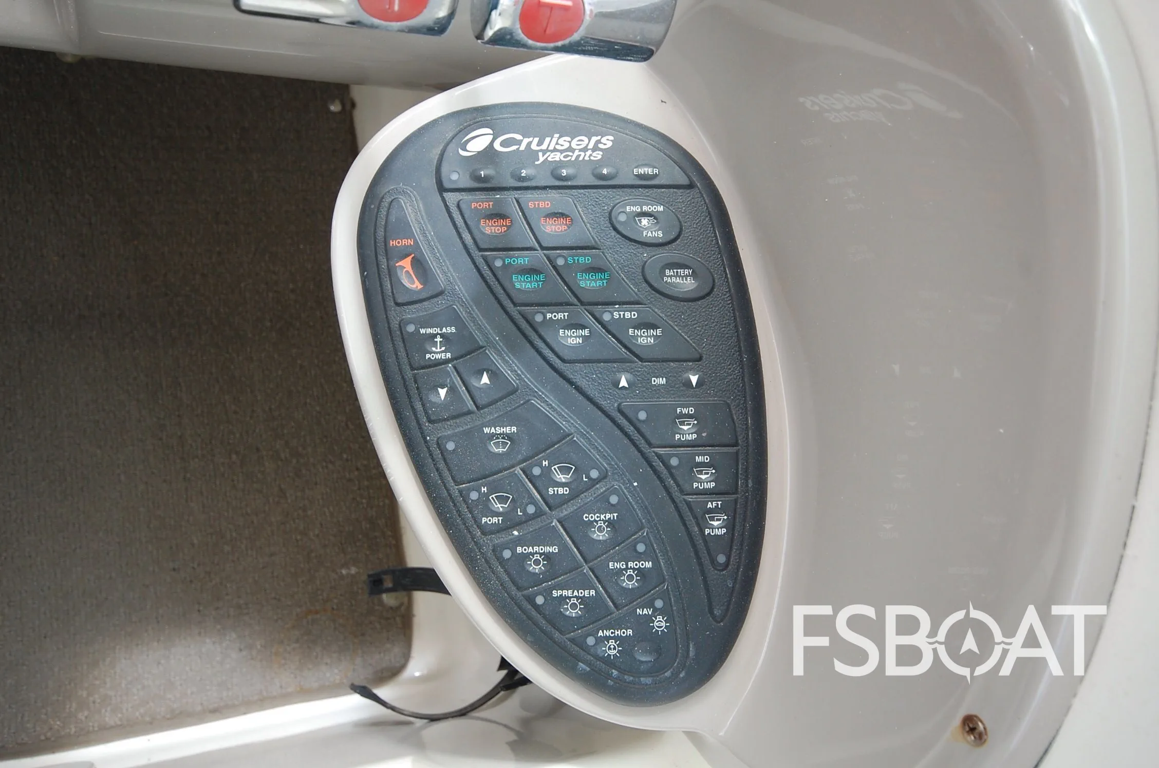2004 Cruisers Yachts 3970 - Media 7