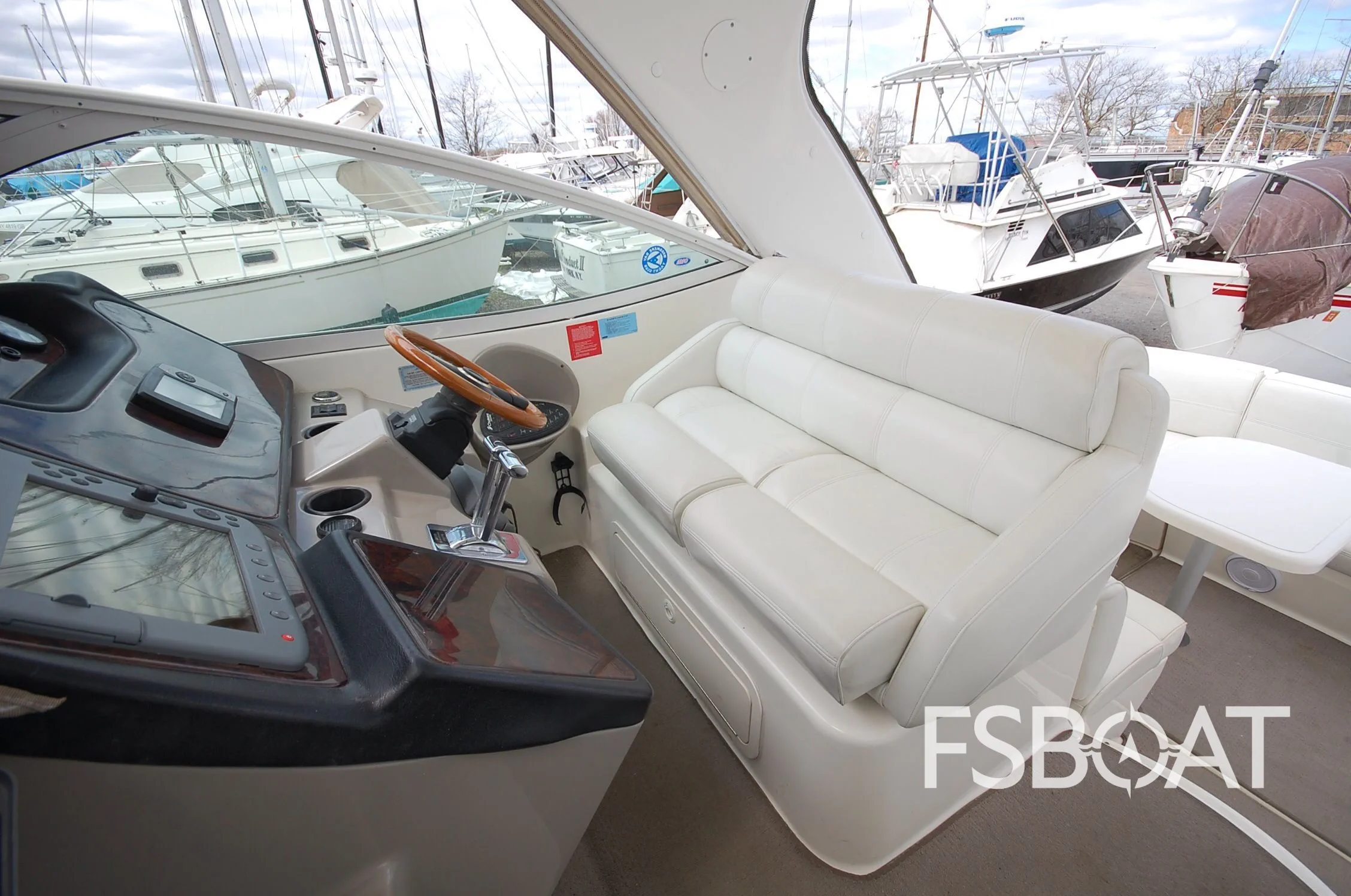 2004 Cruisers Yachts 3970 - Media 5
