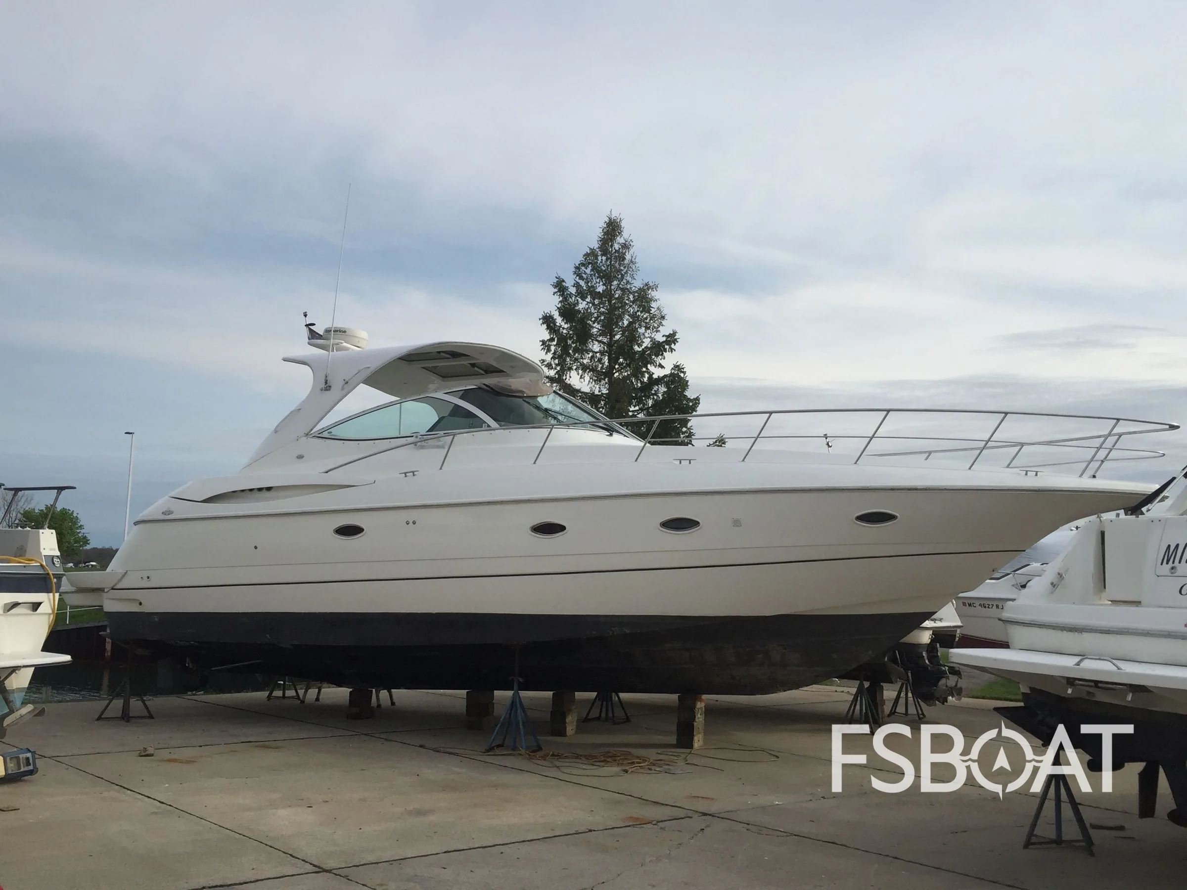 2004 Cruisers Yachts 3970 - Media 19