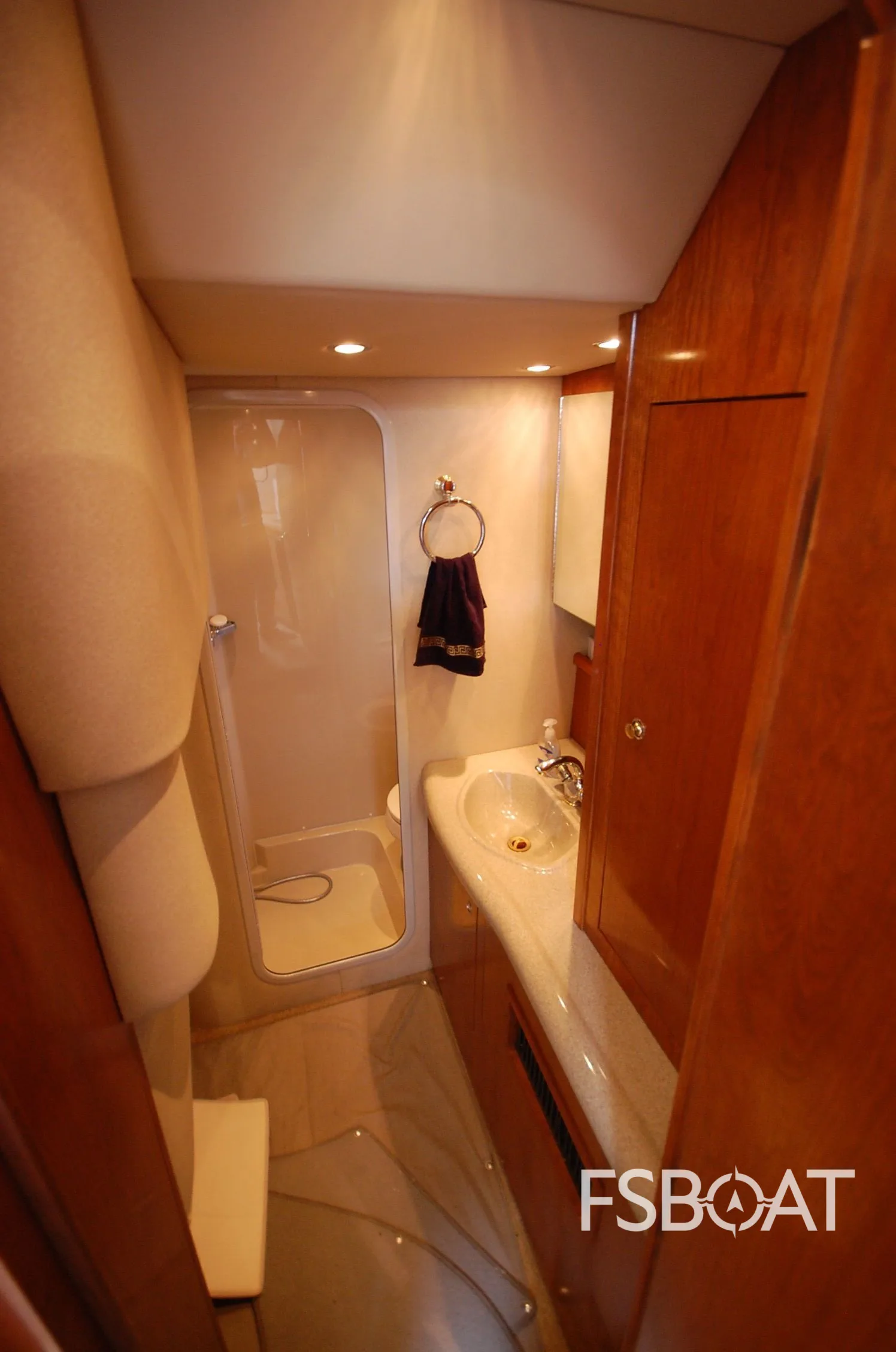 2004 Cruisers Yachts 3970 - Media 11