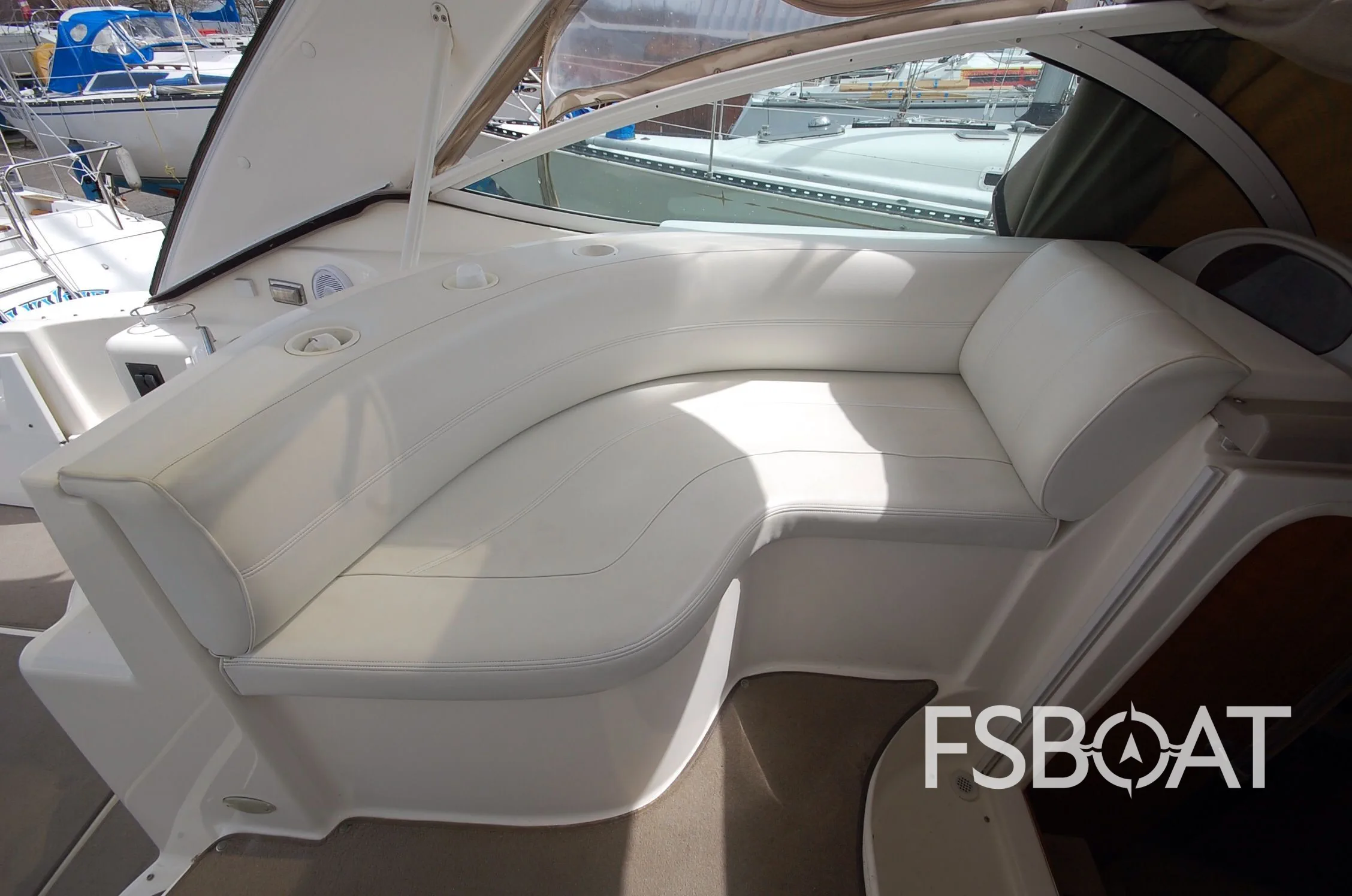 2004 Cruisers Yachts 3970 - Media 3