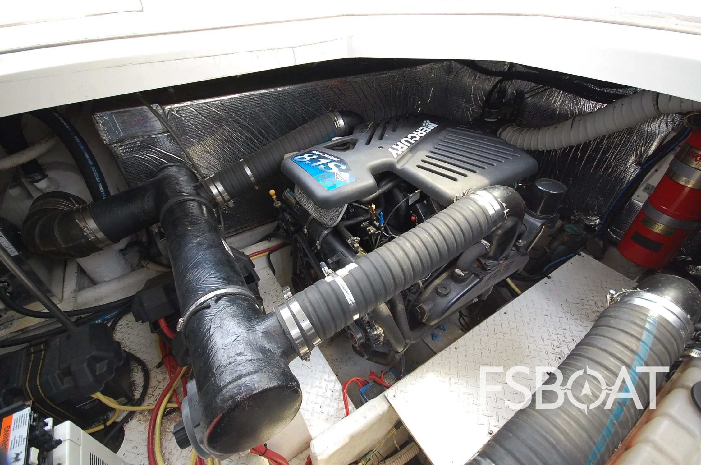 2004 Cruisers Yachts 3970 - Media 16
