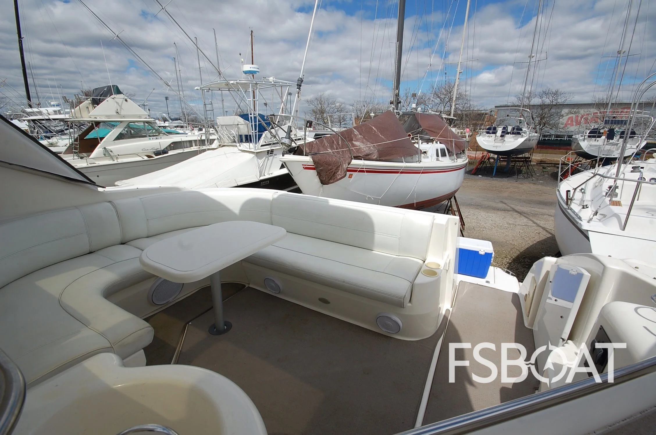 2004 Cruisers Yachts 3970 - Media 2
