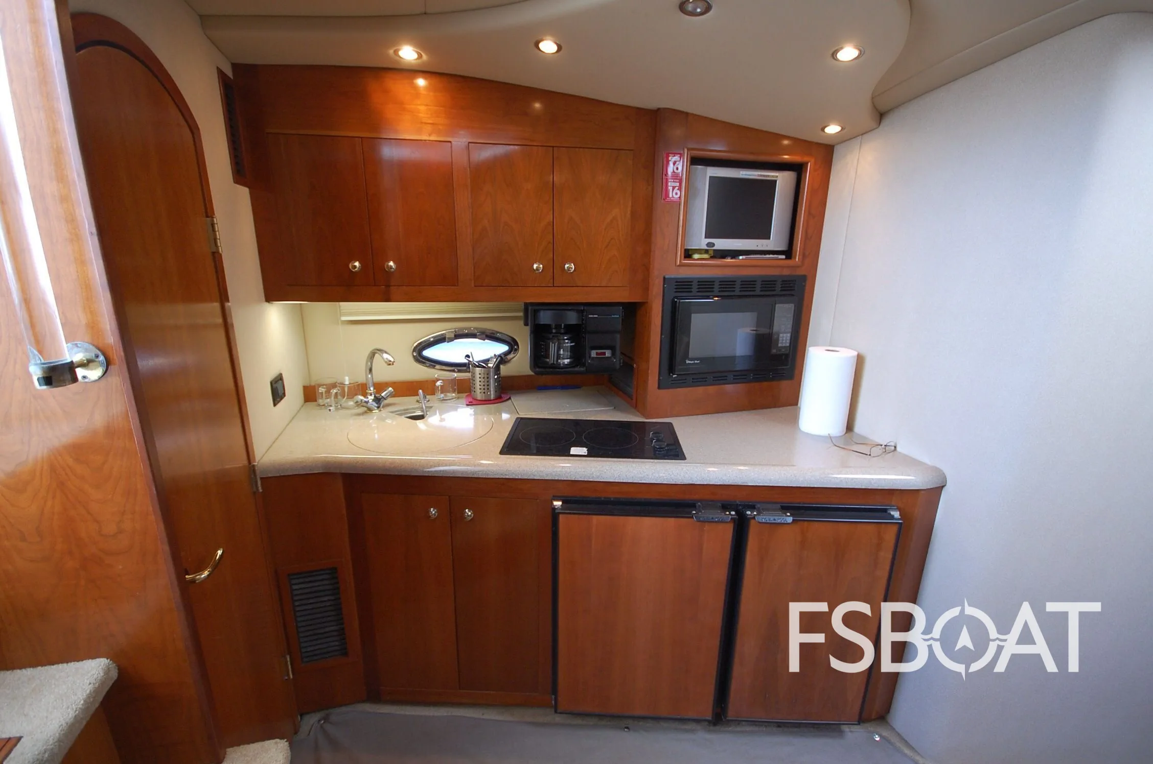 2004 Cruisers Yachts 3970 - Media 10