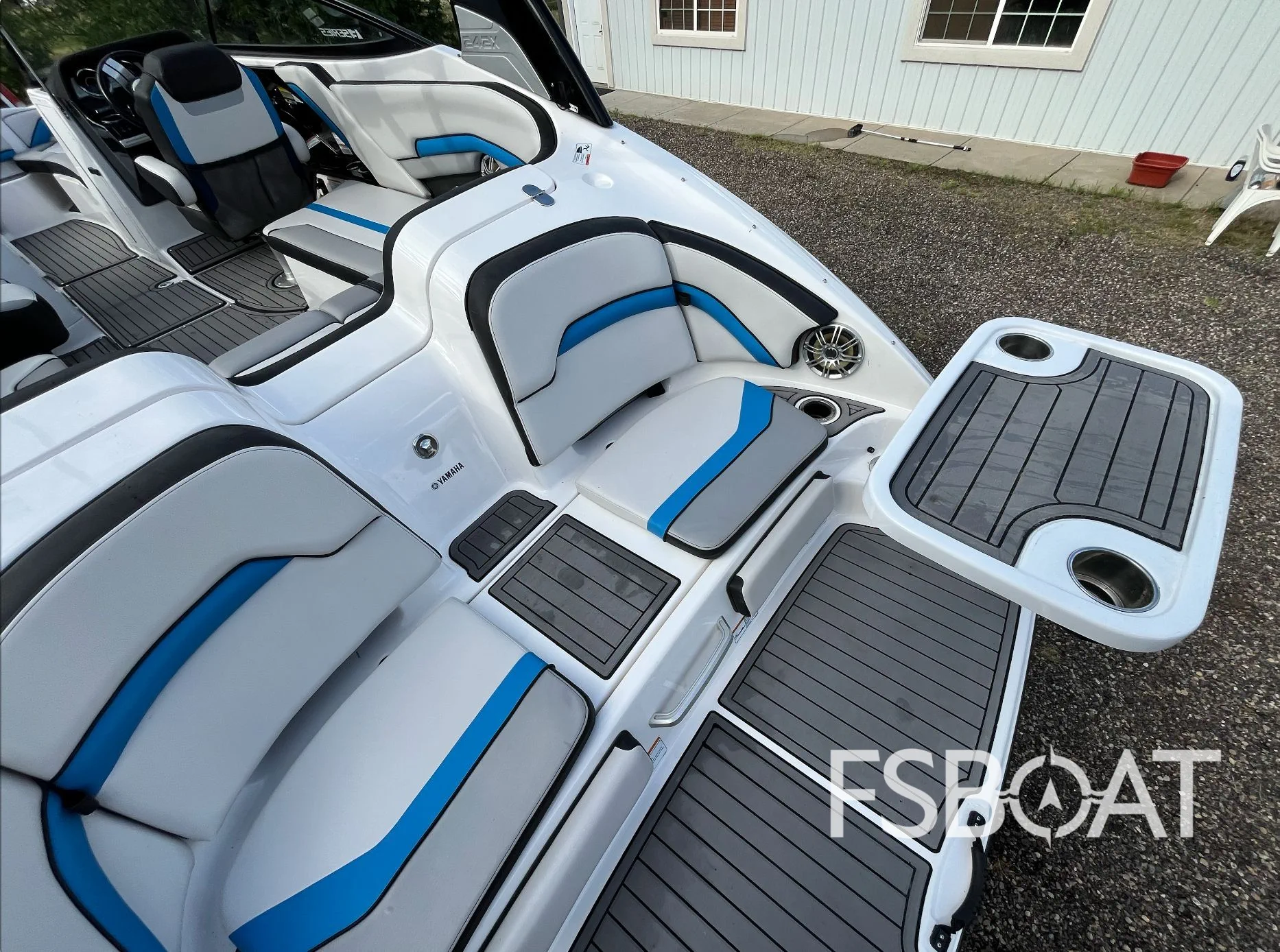 2017 Yamaha Boats 242X E-Series - Media 3