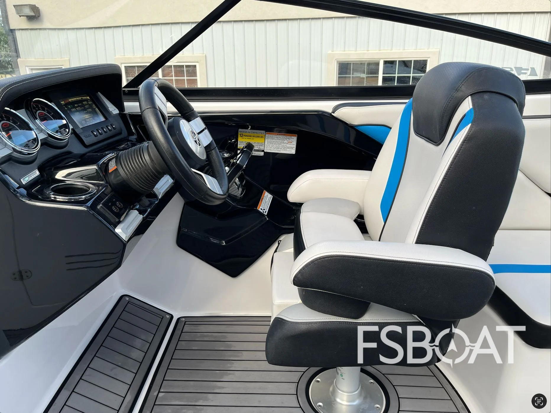 2017 Yamaha Boats 242X E-Series - Media 7