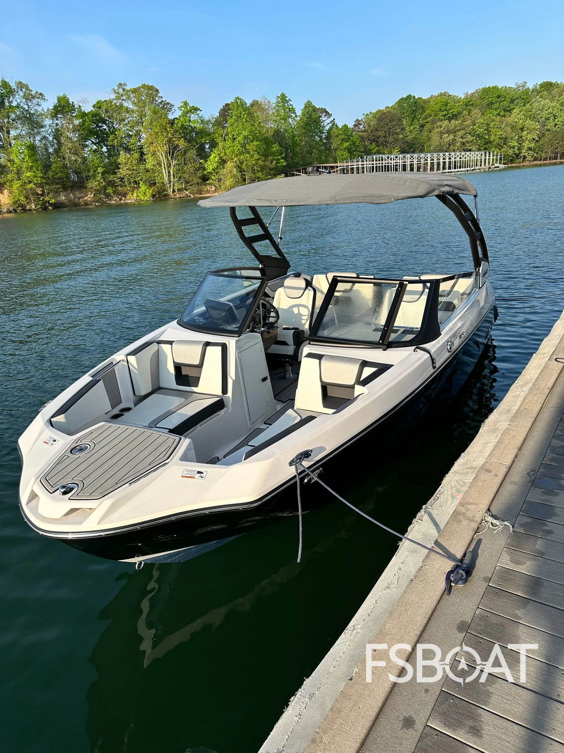 2025 Yamaha Boats 222SE - Media 4