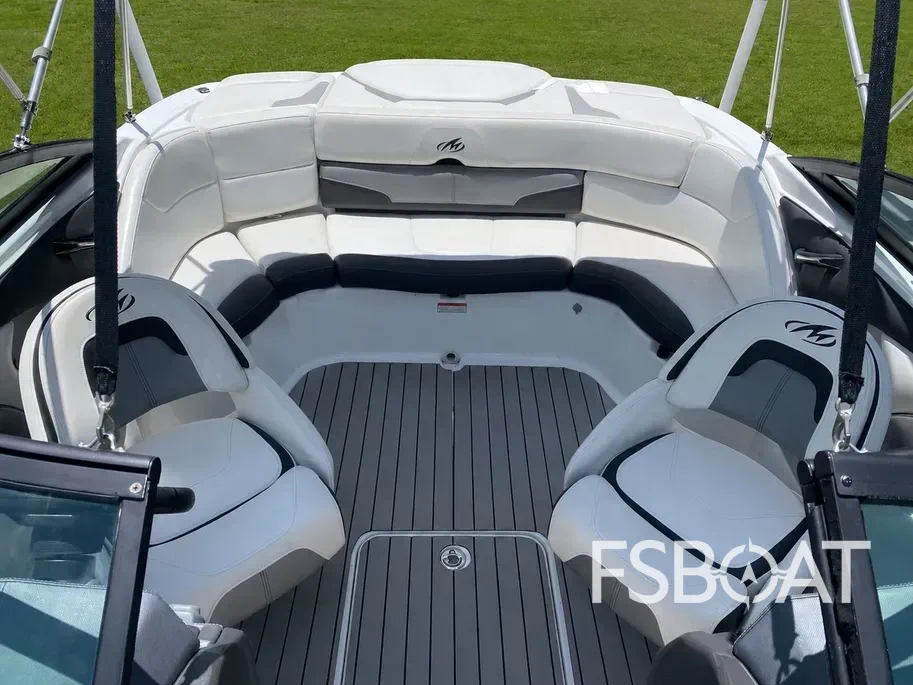2016 Monterey 224FS - Media 4