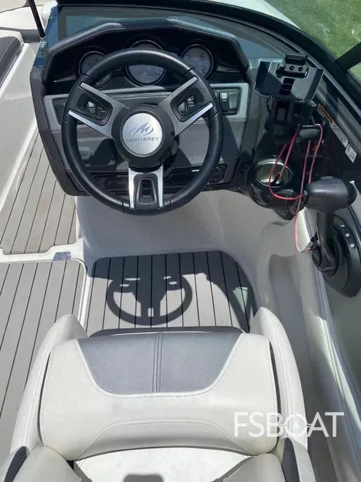 2016 Monterey 224FS - Media 20