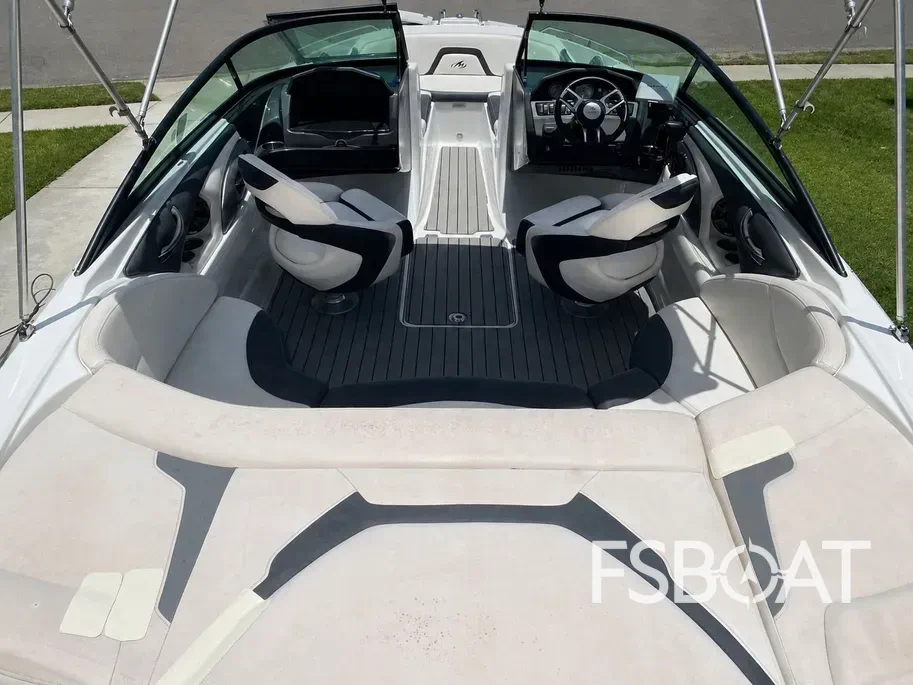 2016 Monterey 224FS - Media 3