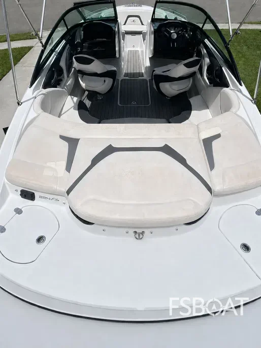 2016 Monterey 224FS - Media 8