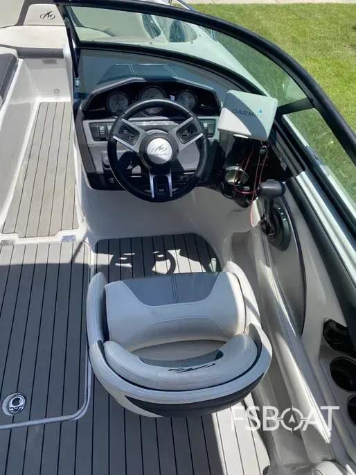 2016 Monterey 224FS - Media 18