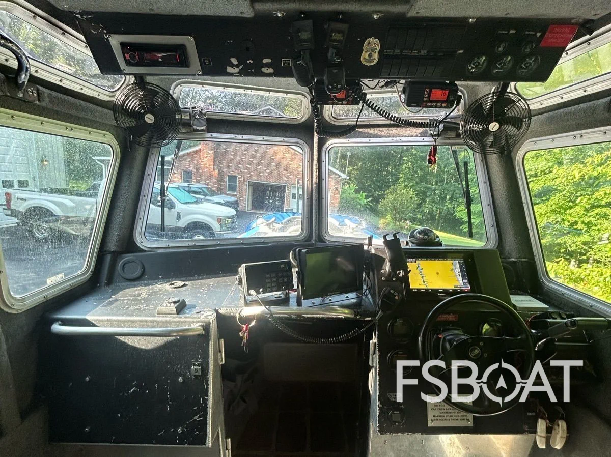 2004 SAFE Boats Defender 25 - Media 11