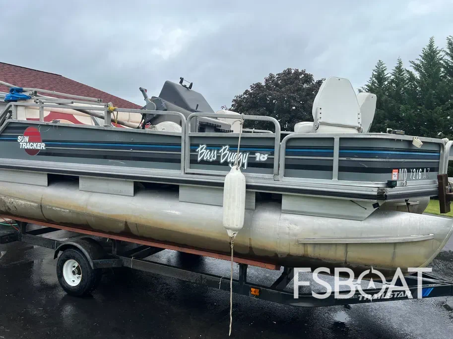 1991 Tracker 18 Bass Buggy - Media 5