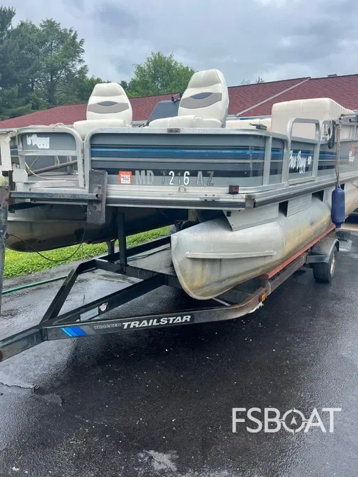 1991 Tracker 18 Bass Buggy - Media 2