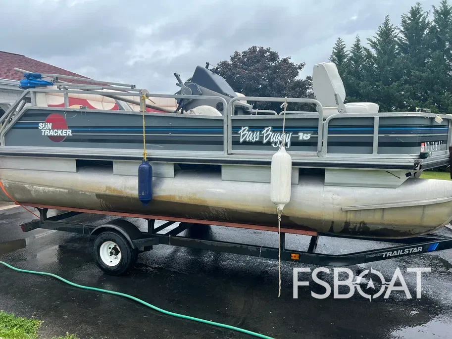 1991 Tracker 18 Bass Buggy - Media 4