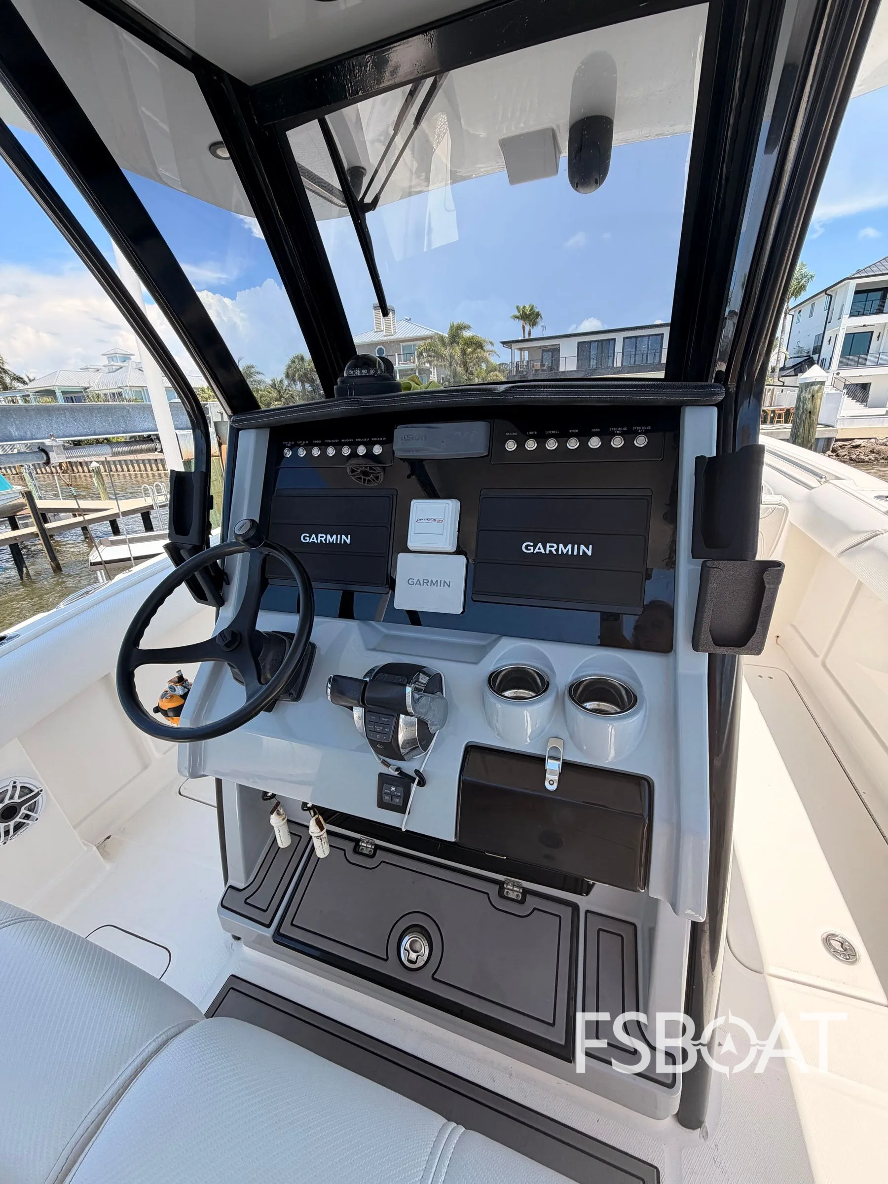 2020 World Cat 280 CC-X - Media 18