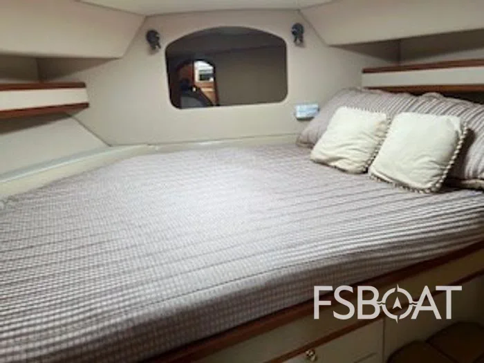 2001 Cruisers Yachts 3750 - Media 16