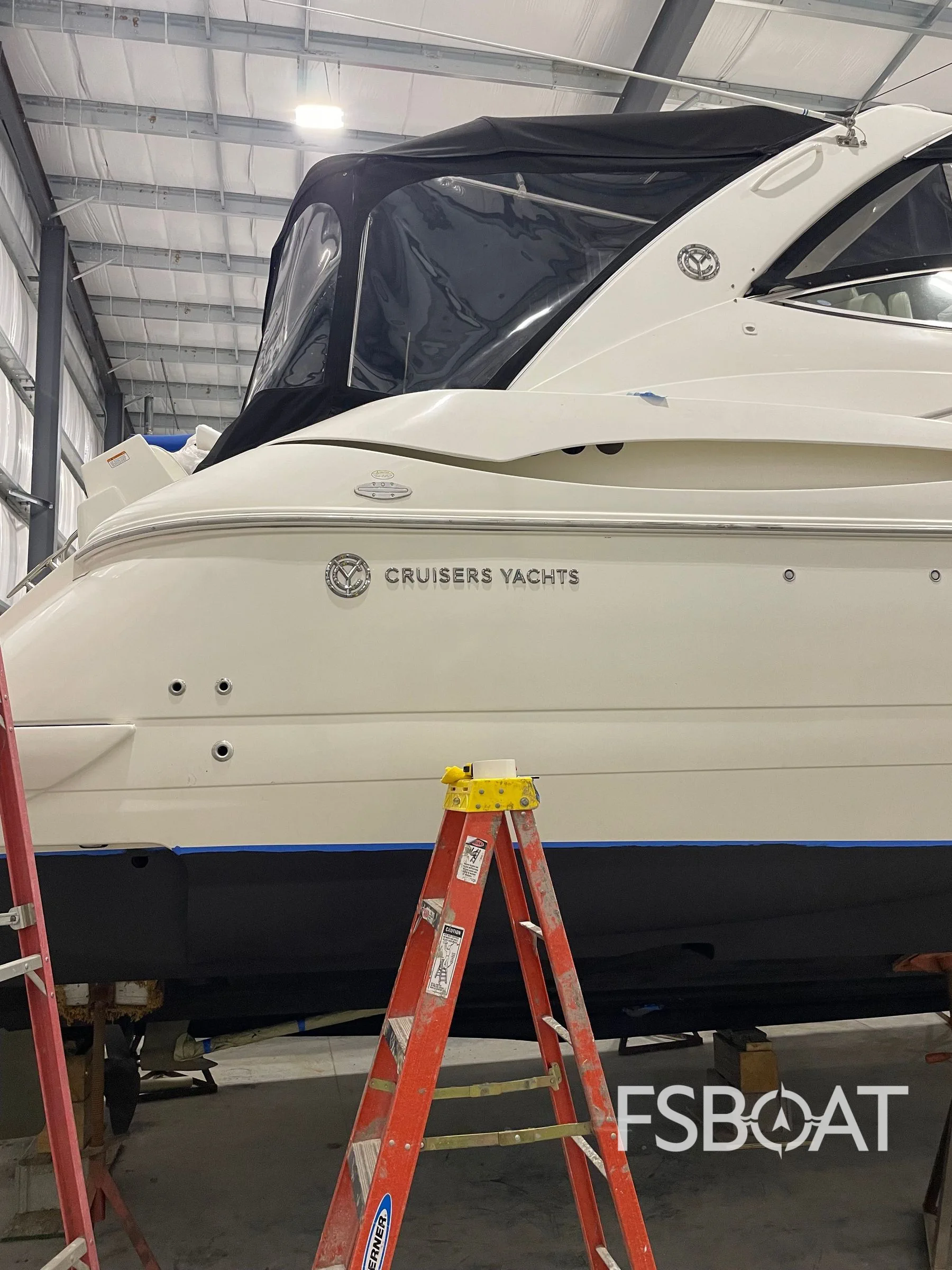 2005 Cruisers Yachts 440 Express - Media 8