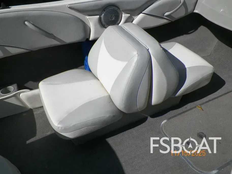 2011 Bayliner I/O - Media 10