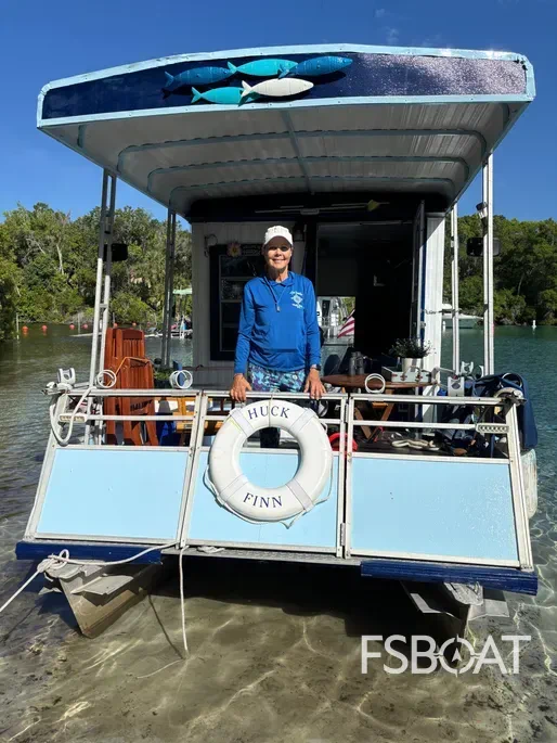 2014 Yamaha 28ft Custom Pontoon Houseboat - Media 13