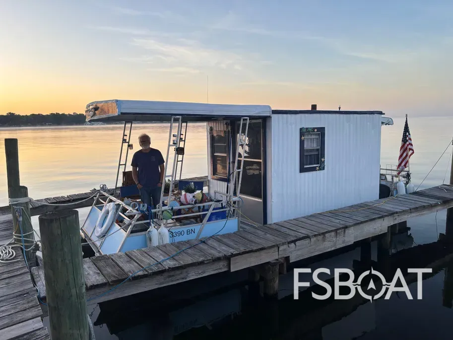 2014 Yamaha 28ft Custom Pontoon Houseboat - Media 16