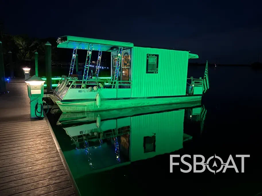 2014 Yamaha 28ft Custom Pontoon Houseboat - Media 23