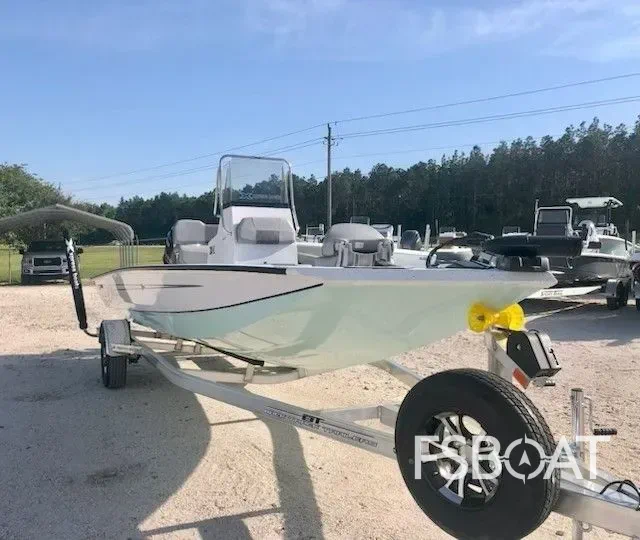 2023 Xpress H20B Bay - Media 2