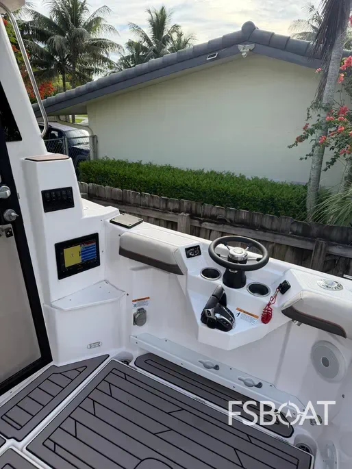 2025 Cutwater C-288 Coupe - Media 6